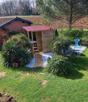 Labastide-Saint-Pierre Bed & Breakfast | Relaxing Getaway at Arche de Lanoë with Jacuzzi & Ocean Views