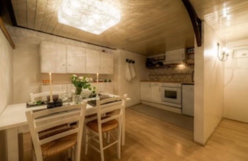 San Zeno Apartment | Pet-Friendly Retreat at Arches House 2 - Guest Rated 9.8