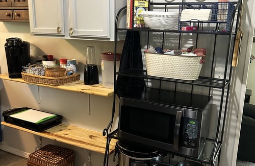Manning House | Discover Archie's Lake Daze Cottage: 10/10 Guest Rated Retreat