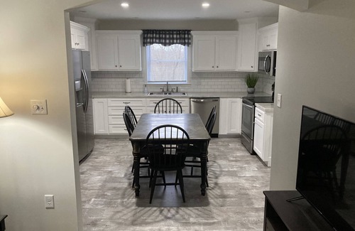 Berger House | Archie's House: Guest Rated 10/10 with Breakfast & Kitchen