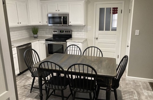 Berger House | Archie's House: Guest Rated 10/10 with Breakfast & Kitchen