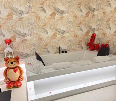 Taranto Apartment | Discover Archimar House: Guest Rated 9.7 with Hot Tub
