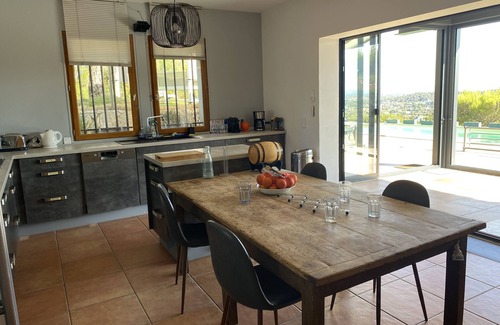 Villeneuve-les-Avignon Villa | Architect-Designed Villa with Gorgeous Avignon Views