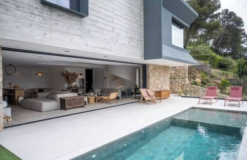 Saint-Paul-de-Vence Villa | Designer Villa with Pool & Breathtaking Views - 10/10 Rating