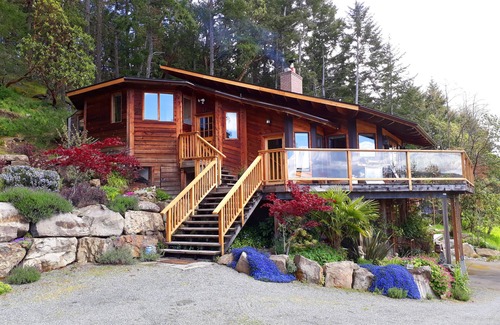 Salt Spring Island House | Architect Designed Ocean View Home with Spa and Breakfast