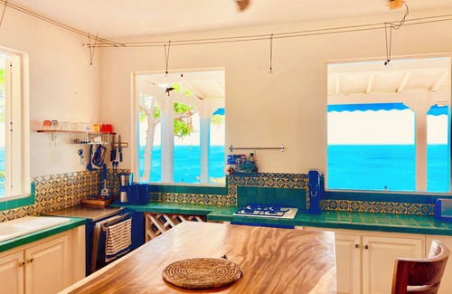 Les Anses-d'Arlets Villa | Stunning Oceanfront Villa with Breathtaking 180° Views