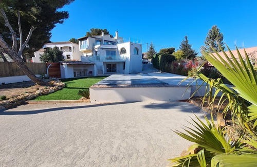 Carry-le-Rouet House | Architect-Designed Coastal Retreat with Private Pool