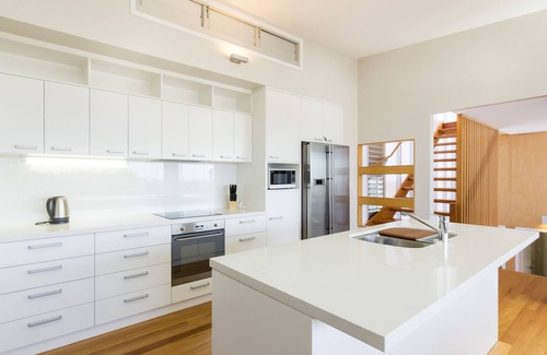 Point Lookout House | Stylish 4-Bedroom Retreat with Ocean and Bush Views
