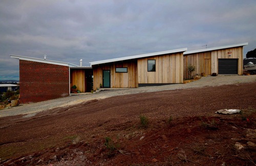 Greens Beach House | Architect Designed Retreat in Greens Beach – Rated 10/10