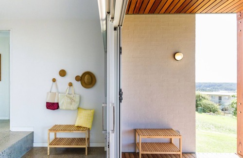 Dalmeny House | Architect Designed Beach House with Breathtaking Ocean Views