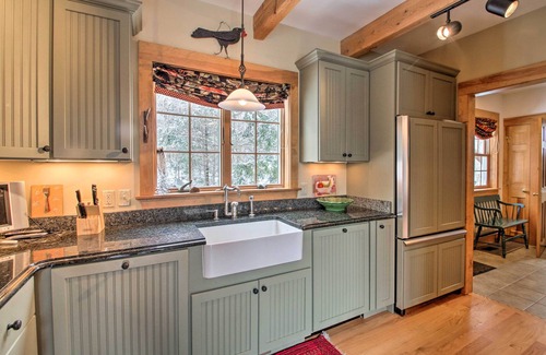 Franconia House | Architect-Designed Retreat with Mountain Views & Spa Access