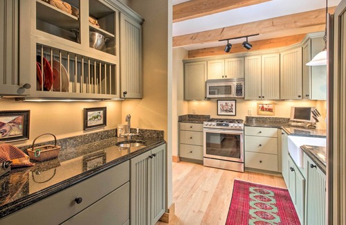 Franconia House | Architect-Designed Retreat with Mountain Views & Spa Access