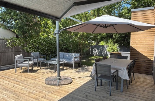 Bordeaux-Lac House | Architect-designed house with heated pool and garden, quiet setting,