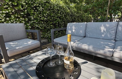 Bordeaux-Lac House | Architect-designed house with heated pool and garden, quiet setting,