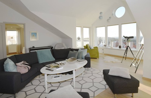 Foto House | Stunning Sea View Villa on Fotö with Spa & Kitchen Amenities