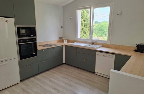 Saint-Palais-sur-Mer Villa | Guest Rated 9.8: Pleasant Villa Near Beaches, Saint Palais