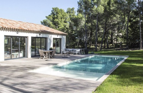 Rousset House | Architect House: Breathtaking Views of Sainte-Victoire