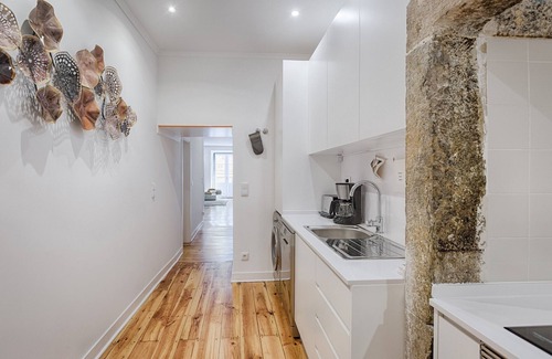 Misericordia Apartment | Discover an Architectural Gem in Bica with Spa & Breakfast
