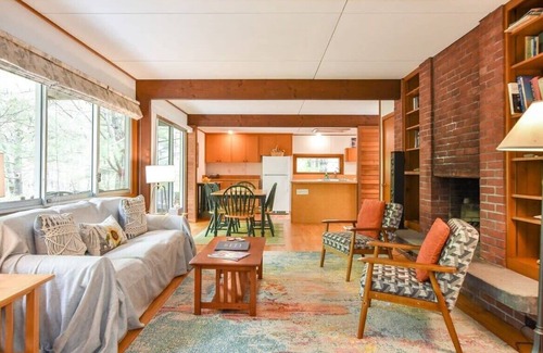 Truro House | Modern Oceanfront Home: 9.8/10 & Steps to the Beach!