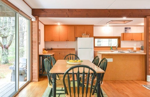 Truro House | Modern Oceanfront Home: 9.8/10 & Steps to the Beach!