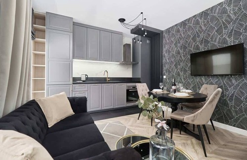Fabryczna Apartment | Comfortable One Bedroom Apartment in Wrocław Aleja Architektów