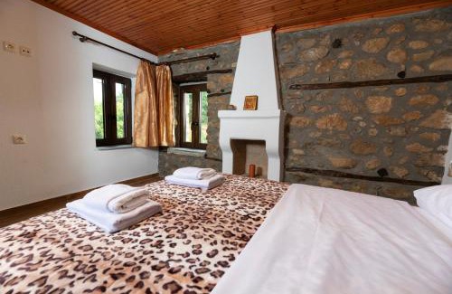 Vlachava House | Cozy Arhontiko Fotini: Family-Friendly with Breakfast Included