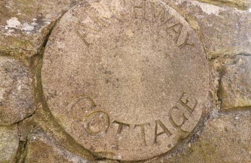 Crich House | Pet-Friendly Retreat: Archway Cottage with 9.9/10 Rating