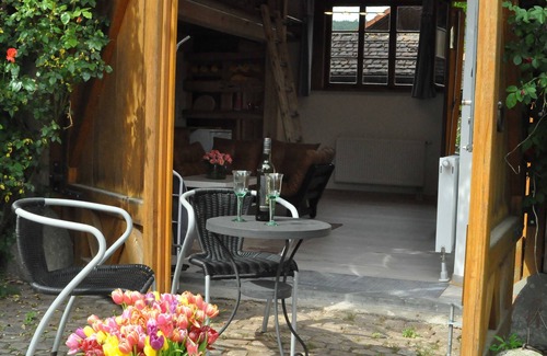 Breuberg Apartment | Top-Rated Archway Room with Ocean View & Breakfast Included