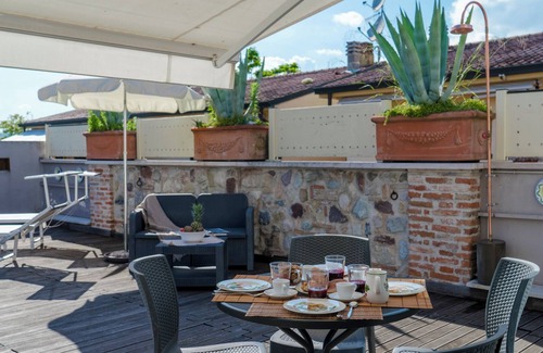 Sirmione Old Town House | Discover Arcimboldo House: Family-Friendly Retreat with Spa