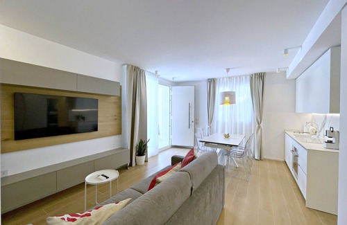 Alba Apartment | Experience Comfort at Arcioun Suite Apartment Via Bellaria