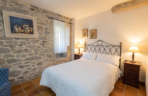 Puebla del Caraminal Bed & Breakfast | Discover Arco: Unique Double Room with Pool & Spa