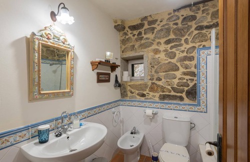 Puebla del Caraminal Bed & Breakfast | Discover Arco: Unique Double Room with Pool & Spa