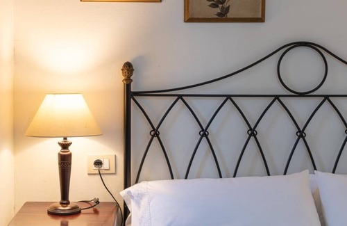 Puebla del Caraminal Bed & Breakfast | Discover Arco: Unique Double Room with Pool & Spa