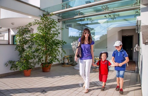 Pomezia House | Relax at Arcom Palace - 4-Star with Spa & Family Amenities