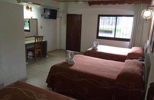 Catemaco Hotel | Pet-Friendly Arcos Hotel with Pool and Oceanfront Views
