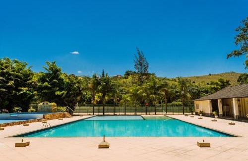 Paty do Alferes Hotel | Explore Arcozelo Palace Hotel: Pet-Friendly with Pool & Hot Tub