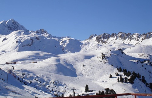 Arc-2000 Apartment | ARCS2000 Chalet: Family-Friendly Retreat with Pool Access