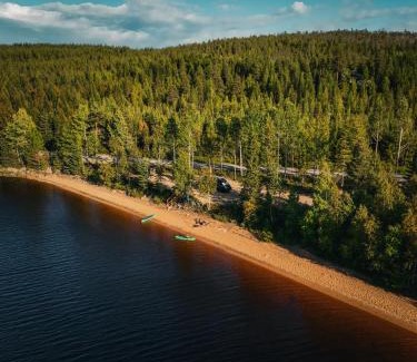 Ylitornio Ski Chalet | Unforgettable Arctic Circle Beach House for Family Adventures