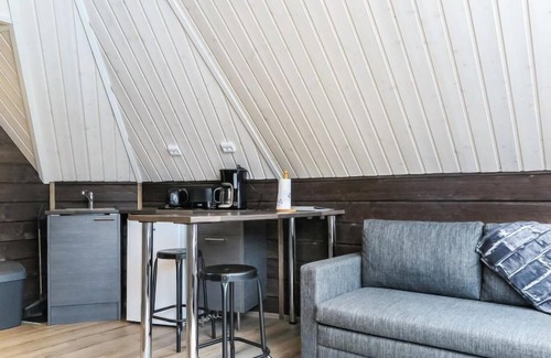 Sodankyla House | Experience Arctic Light Hut with Spa & Lake Views