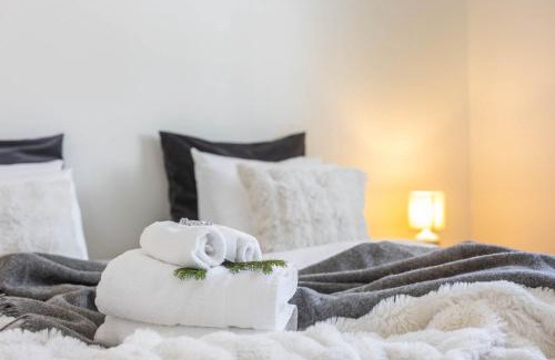 Rovaniemi Apartment | Arctic Snow Lake Lodge