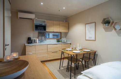 Rovaniemi Apartment | Arctic Snow Lake Mini Lodge