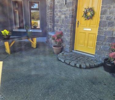 Lecarrow Bed & Breakfast | Family-Friendly Ard Aoibhinn in Roscommon with Hot Tub