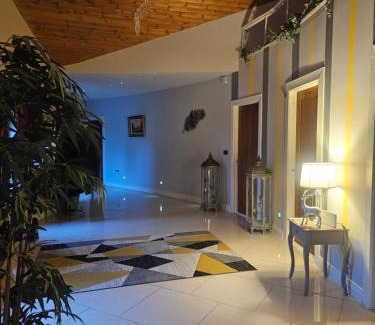 Lecarrow Bed & Breakfast | Family-Friendly Ard Aoibhinn in Roscommon with Hot Tub