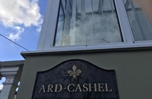 Dungloe Apartment | Oceanfront Ard Cashel: Pet-Friendly Retreat with Breakfast