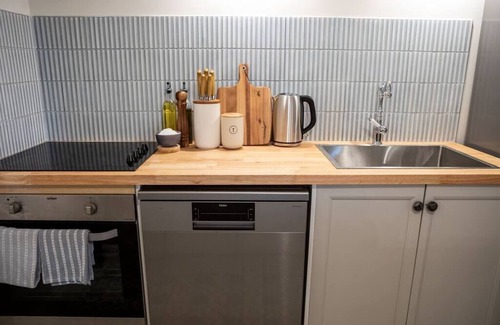 Mount Macedon House | Discover Ard Choille Cottages with Fully Equipped Kitchens