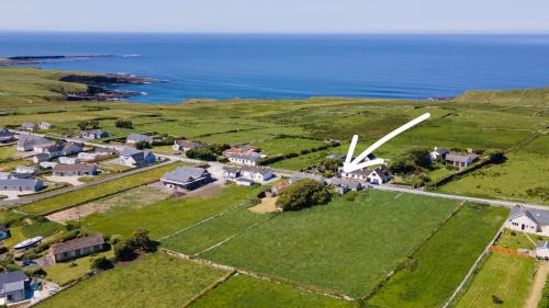 Kilkilloge Apartment | Discover Ard Na Mara in Mullaghmore, Rated 9.7/10