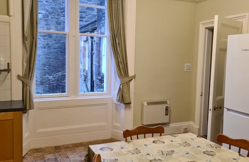Dalmally Apartment | Discover Ardbrecknish House: Pet-Friendly Retreat with Dining