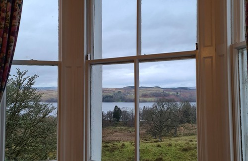 Dalmally Apartment | Discover Ardbrecknish House: Pet-Friendly Retreat with Dining