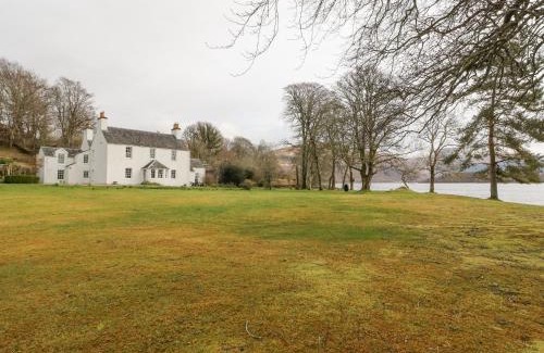 Oban House | Pet-Friendly Retreat at Ardchattan Manse - A 4-Star Escape