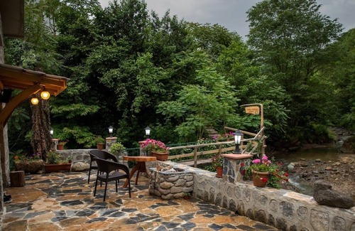 Ardesen Ski Chalet | Mountain Retreat in Ardeşen with Hot Tub & Family Options